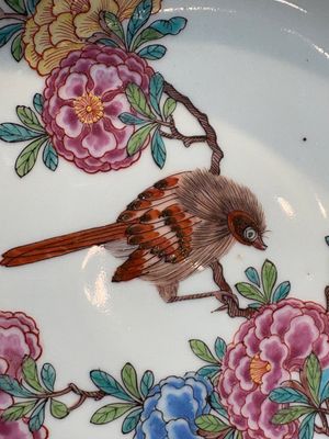 A pair of Chinese Dutch-decorated plates with birds among flowering branches, 18th C. — photo 3