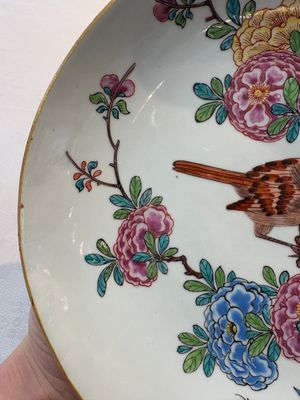 A pair of Chinese Dutch-decorated plates with birds among flowering branches, 18th C. — photo 10