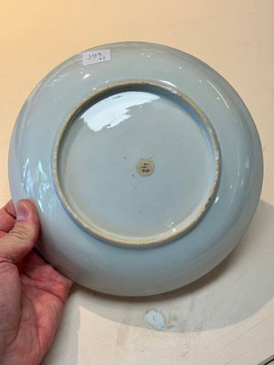 A pair of Chinese Dutch-decorated 'proverb' plates, 18th C. — photo 16
