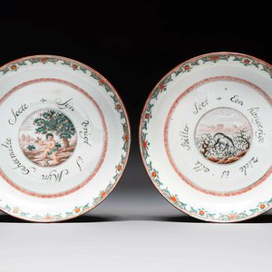 A pair of Chinese Dutch-decorated 'proverb' plates, 18th C. — photo 1