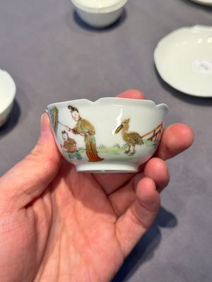 A pair of Chinese eggshell white-glazed cups and saucers, and two famille rose cups, 18th C. — photo 24