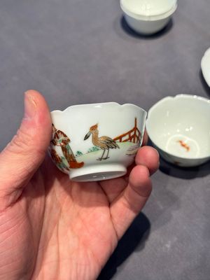 A pair of Chinese eggshell white-glazed cups and saucers, and two famille rose cups, 18th C. — photo 30
