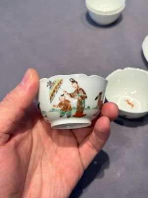 A pair of Chinese eggshell white-glazed cups and saucers, and two famille rose cups, 18th C. — photo 31
