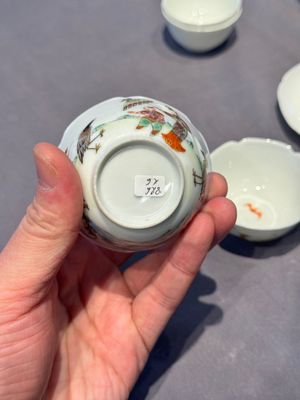 A pair of Chinese eggshell white-glazed cups and saucers, and two famille rose cups, 18th C. — photo 33