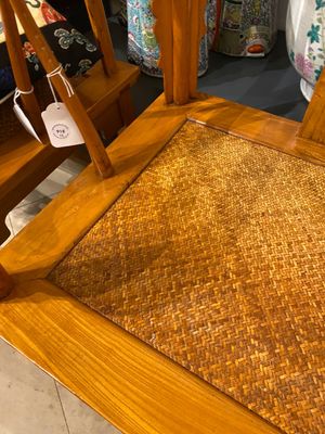A pair of Chinese elmwood 'horseshoe' chairs, Republic — 照片 14