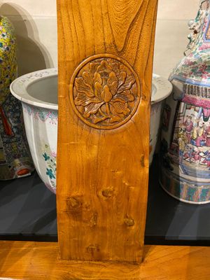 A pair of Chinese elmwood 'horseshoe' chairs, Republic — 照片 15