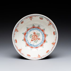 A pair of Chinese English-decorated plates and a Dutch-overdecorated Chinese bowl and plate, Qianlong — 照片 8