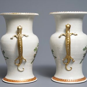 A pair of Chinese 'European subject' dragon-handle vases, Qianlong — photo 2