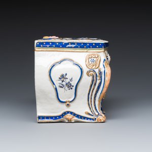 A pair of Chinese export commode-form bough pots — photo 5