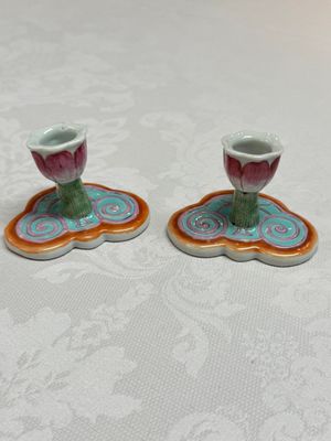 A pair of Chinese export famille rose lotus-form chambersticks on ruyi-shaped bases, Qianlong — photo 1