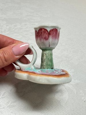 A pair of Chinese export famille rose lotus-form chambersticks on ruyi-shaped bases, Qianlong — photo 6