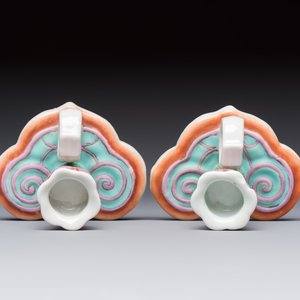 A pair of Chinese export famille rose lotus-form chambersticks on ruyi-shaped bases, Qianlong — photo 6