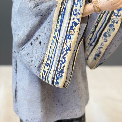 A pair of Chinese export painted unfired clay figures — foto 6