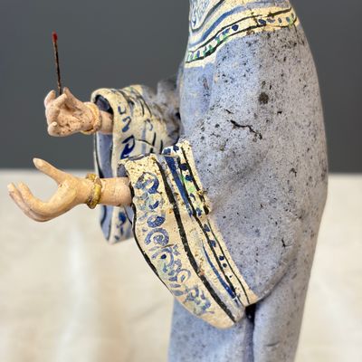 A pair of Chinese export painted unfired clay figures — foto 18