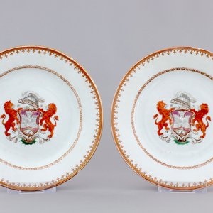A pair of Chinese export porcelain armorial plates, 18th C. — foto 1