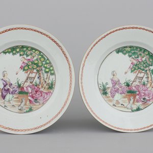 A pair of Chinese export porcelain "Cherry Pickers" plates, Qianlong, 18th C. — photo 1