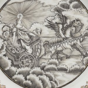 A pair of Chinese export porcelain grisaille and gilt plates with Aurora in her chariot, Qianlong, 18th C. — 照片 5