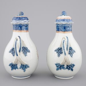 A pair of Chinese export porcelain jugs with cover, Qianlong, 18th C. — 照片 2