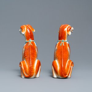 A pair of Chinese export porcelain models of dogs, Qianlong — photo 5