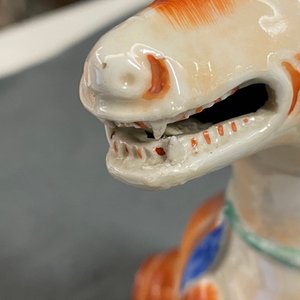 A pair of Chinese export porcelain models of dogs, Qianlong — photo 8