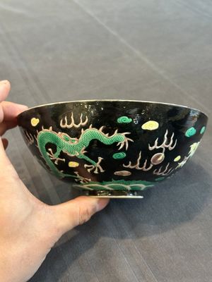 A pair of Chinese famille noire 'dragon' bowls, Wanli mark, 19th C. — photo 17