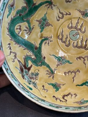 A pair of Chinese famille noire 'dragon' bowls, Wanli mark, 19th C. — photo 9