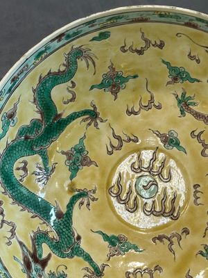 A pair of Chinese famille noire 'dragon' bowls, Wanli mark, 19th C. — photo 10
