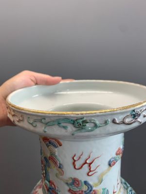 A pair of Chinese famille rose '18 Luohan' vases with relief design, 19th C. — photo 14