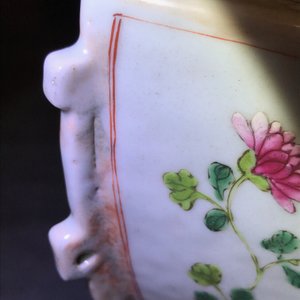 A pair of Chinese famille rose and faux marbre vases, Qianlong — photo 50