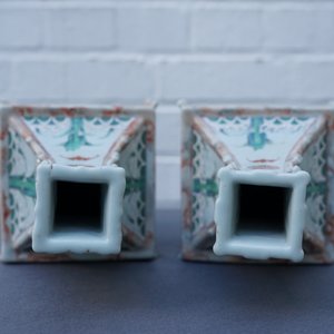 A pair of Chinese famille rose and faux marbre vases, Qianlong — photo 10