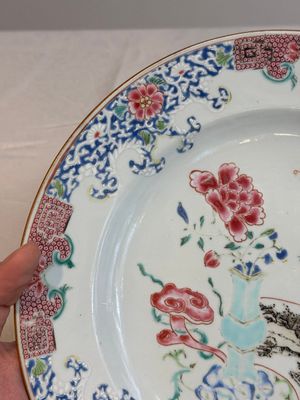 A pair of Chinese famille rose 'antiquities' dishes, Yongzheng — photo 4