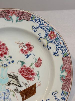A pair of Chinese famille rose 'antiquities' dishes, Yongzheng — photo 5
