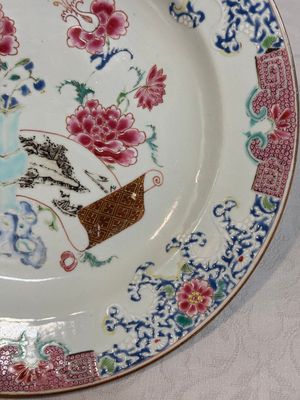 A pair of Chinese famille rose 'antiquities' dishes, Yongzheng — photo 6