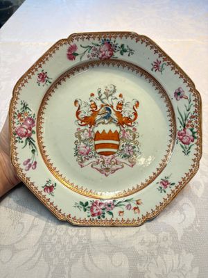 A pair of Chinese famille rose armorial plates with the arms of Hare for the English market, Qianlong, ca. 1755 — photo 1