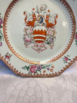 A pair of Chinese famille rose armorial plates with the arms of Hare for the English market, Qianlong, ca. 1755 — photo 14