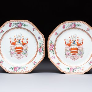 A pair of Chinese famille rose armorial plates with the arms of Hare for the English market, Qianlong, ca. 1755 — photo 1
