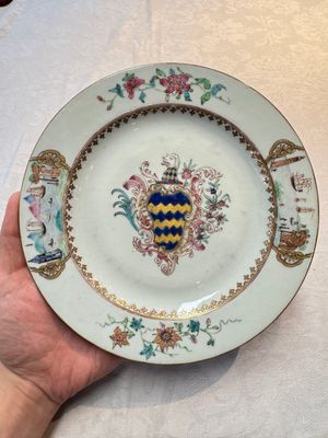 A pair of Chinese famille rose armorial soup plates with the arms of Longden for the English market, Qianlong, ca. 1748 — photo 1