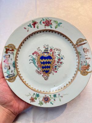 A pair of Chinese famille rose armorial soup plates with the arms of Longden for the English market, Qianlong, ca. 1748 — photo 12