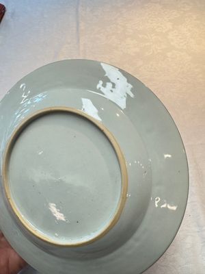 A pair of Chinese famille rose armorial soup plates with the arms of Longden for the English market, Qianlong, ca. 1748 — photo 19