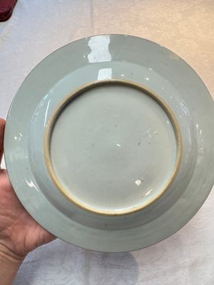 A pair of Chinese famille rose armorial soup plates with the arms of Longden for the English market, Qianlong, ca. 1748 — photo 6