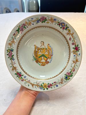 A pair of Chinese famille rose armorial soup plates with the arms of William Ellis for the English market, Qianlong, ca. 1755 — photo 1