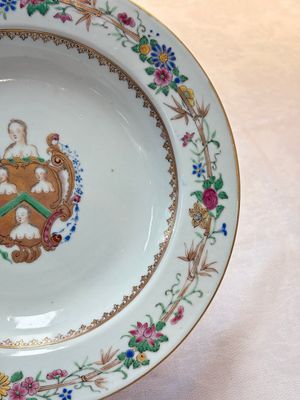 A pair of Chinese famille rose armorial soup plates with the arms of William Ellis for the English market, Qianlong, ca. 1755 — photo 11