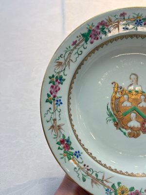 A pair of Chinese famille rose armorial soup plates with the arms of William Ellis for the English market, Qianlong, ca. 1755 — photo 13