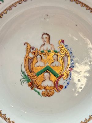 A pair of Chinese famille rose armorial soup plates with the arms of William Ellis for the English market, Qianlong, ca. 1755 — photo 2