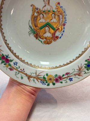 A pair of Chinese famille rose armorial soup plates with the arms of William Ellis for the English market, Qianlong, ca. 1755 — photo 4