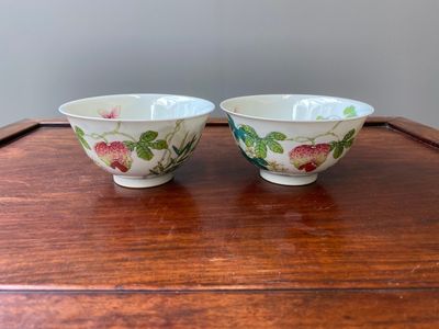 A pair of Chinese famille rose 'balsam pear' bowls, Daoguang mark and of the period — 照片 2