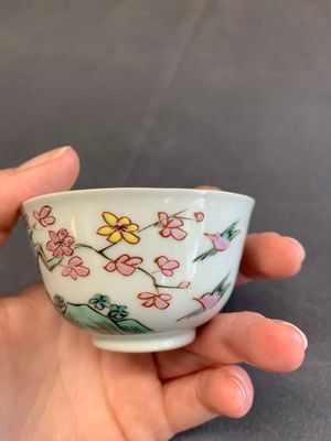 A pair of Chinese famille rose 'beloved by the river' cups and saucers, Yongzheng — photo 14