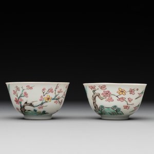 A pair of Chinese famille rose 'beloved by the river' cups and saucers, Yongzheng — photo 4