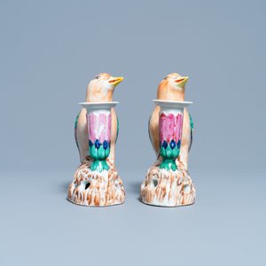 A pair of Chinese famille rose bird-shaped candlesticks, Jiaqing — photo 5