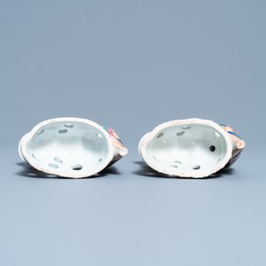 A pair of Chinese famille rose bird-shaped candlesticks, Jiaqing — photo 7